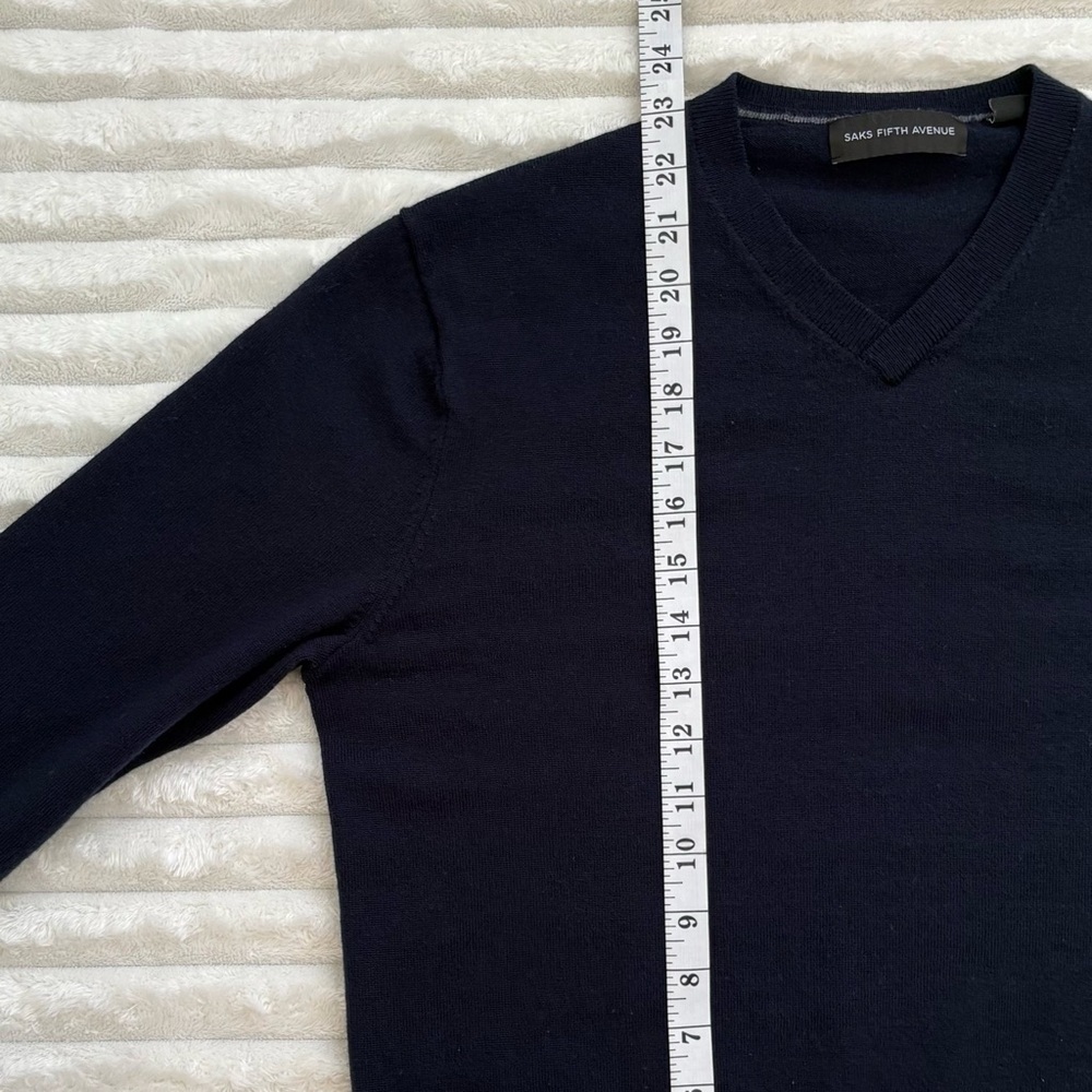 SAKS FIFTH AVENUE Wool Sweater V Neck Cut Navy Blue Large - Picture 8 of 9